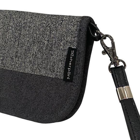 Sherpani 2 Tone Black Gray Small Zip Around Multifunctional Wallet - Like New - Picture 3 of 10